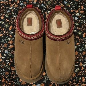 EUC | UGG Tazz slipper - Chestnut | Size 8